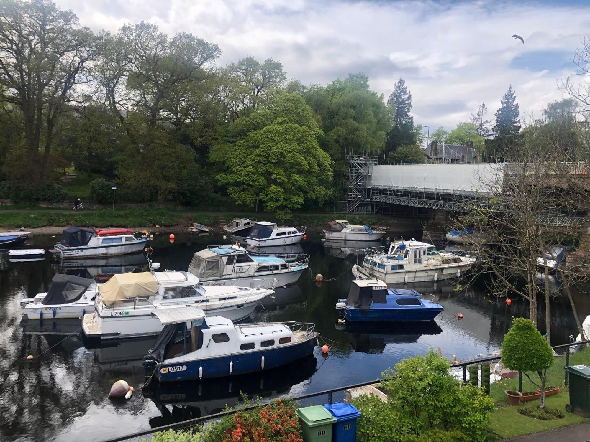 Loch Lomond Riverside Apartments A Balloch Exterior photo